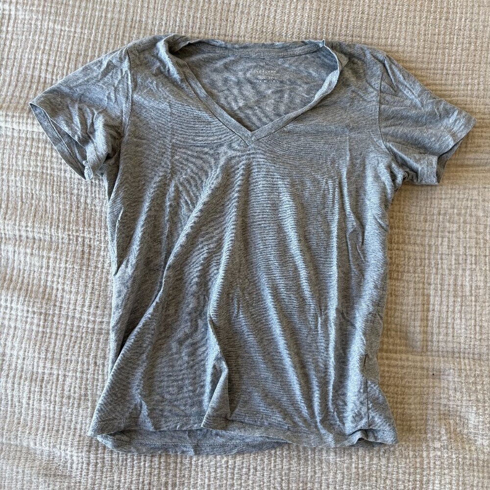 Everlane - The Organic Cotton V-Neck T-Shirt - XS